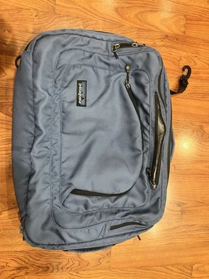 Mochila de viaje convertible de 4 vías Patagonia MLC • Falta correa azul Foto 1 de 4