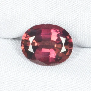 3.69 Cts Amazing Luster Natural Raspier Pink Tourmaline Oval....!!!!! - Picture 1 of 2