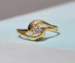 VTG 14k Solid Gold Natural Diamond Ring Solitaire Round Brilliant Cut Swirl Halo - Picture 1 of 10