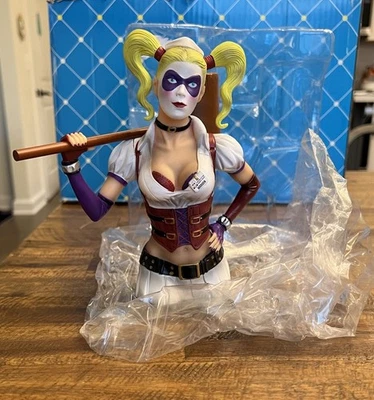 Banco de busto exclusivo Arkham Asylum Harley Quinn PX: NUEVO Foto 1 de 4