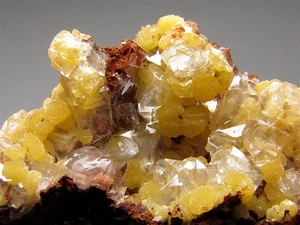 Mimetita y Calcita, Santa Eulalia, Chihuahua, México  - Imagen 1 de 6