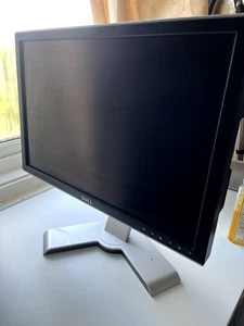 DELL 2007WFPB 20"Flat UltraSharp 1680x1050 Computer Monitor VGA/DVI (4:3) - Picture 1 of 3