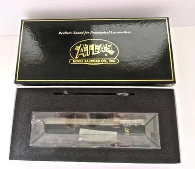 HO Atlas 7714 Master Jersey Central Train Master Powered Diesel Loco CAB 2410 - Image 1 of 4