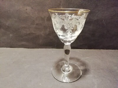 Altes kleines  Likör-/Schnapsglas auf Fuß fein ziseliert - Bild 1 von 4