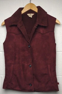 Шерстяной женский жилет маленький из искусственной замши шерпа с подкладкой на пуговицах спереди каберне - Изображение 1 из 4