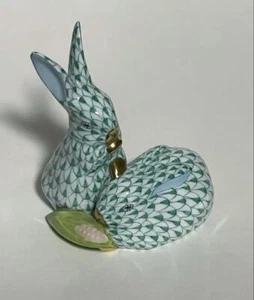 Herend Hungary Porcelain Figurine 2 Rabbits Green Bird Scale Excellent - Picture 1 of 7