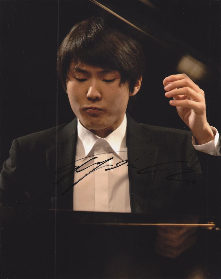 SEONG-JIN CHO SIGNED AUTOGRAPHED 8X10 PHOTO PIANO PIANIST   PROOF #6 - Image 1 of 3
