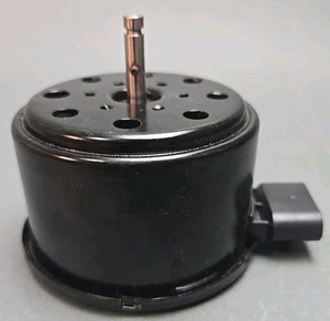 Nuevo motor de 4 polos DCM 142 12VDC - Imagen 1 de 5