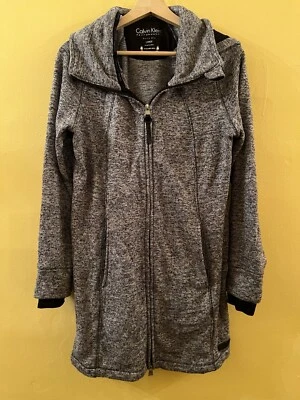 Chaqueta de rendimiento con capucha Calvin Klein, talla L Foto 1 de 4