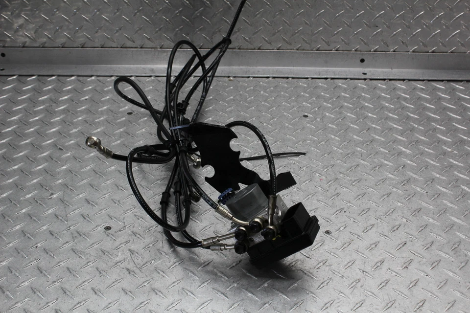 2016 DUCATI DIAVEL ABS PUMP HOSE SET LINES HOSES - Image 1 of 4