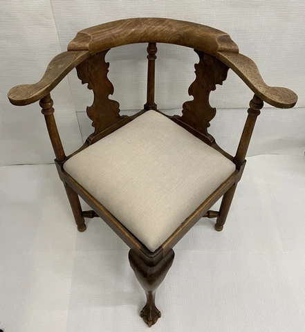 $16,000 Rare 17th Century Queen Ann Clawfoot Corner Chair Cover