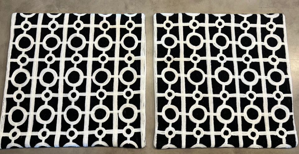 Западный вяз «Круг решетка наволочка - черный/белый» 18» - Изображение 1 из 2