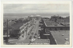 Años 50 Port Angeles, Washington - FOTO REAL ferry y calle principal, postal antigua - Imagen 1 de 2