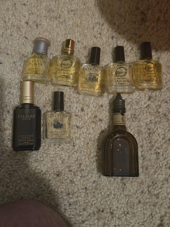 ocho botellas de Stetson Colonge o colección Aftershave Foto 1 de 4