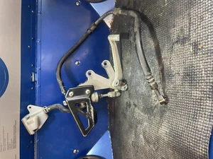 01-03 SUZUKI GSXR600 REAR BACK BRAKE FOOT SETUP, WITH MASTER CYLINDER - Picture 1 of 1