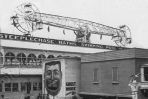Coney Island Steeplechase Ghost House Classic 4 by 6 Reprint Photograph - Picture 1 of 1