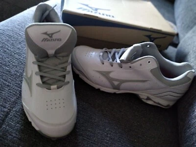 Mizuno 12.5 Mens 9 Spiked Advanced Classic 7 White and Gray Cleats. New with Box - Image 1 of 4
