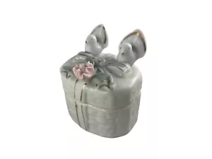 Porzellan Ring Schachtel Hochzeitsdeko Tauben Blume Schlaufe Weiß MADE IN CHINA - Bild 1 von 4
