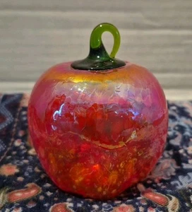 IRISIERENDE ROTE APFEL OBST MUNDGEBLASEN KUNSTGLAS MURANO STIL - Bild 1 von 4