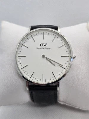 Reloj para hombre Daniel Wellington 41 mm tono plata esfera blanca correa de cuero B40S05 Foto 1 de 4
