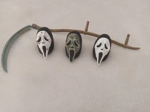 NECA Scream Ultimate Ghosface Heads Lot Of 3 Heads And Accessorie - Picture 1 of 9