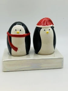 Vintage Ceramic Unused Holiday Penguin Salt And Pepper Shakers - Picture 1 of 6