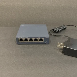TP-Link TL-SG105, 5 Port Gigabit Unmanaged Ethernet Switch Brand new - *No box* - Picture 1 of 4