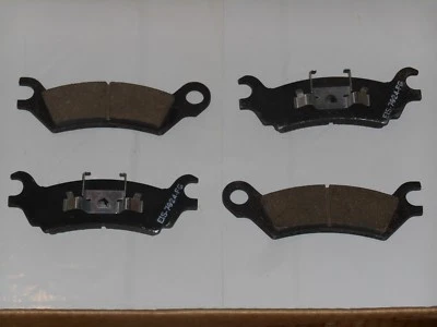 Pastillas de freno traseras orgánicas Mazda 626 Turbo 1986-87 EIS DE318 hechas en EE. UU. D318 D361 Foto 1 de 3