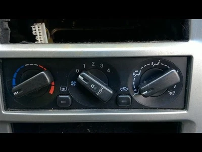 02 03 三菱 GALANT 加热器 A/C 控制 Gry7/01 — 第 1/4 张图片