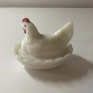 VINTAGE Hen White And Red Milk Glass small chip B - Picture 1 of 8