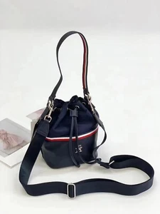 Borsa a tracolla Tommy Hilfiger donna blu navy iconica mini secchiello - sconto 50% - solo 1 - Foto 1 di 9