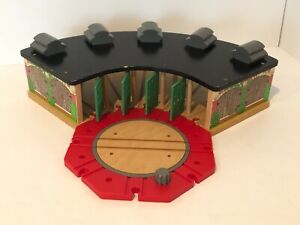 Thomas & Friends Wooden Roundhouse Tidmouth Shed Action Turntable Train Station 