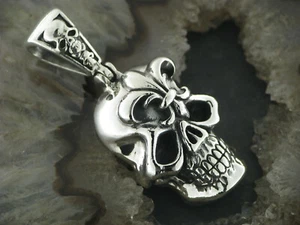 Ketten Anhänger Totenkopf Skull mit Lilie Fleur-de-Lys Gothic Celtic Silber 925 - Bild 1 von 7