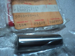 1984-88 Kawasaki KDX KX 80 pin de pistón lote antiguo fabricante de equipos originales P/n 13002-1024 - Imagen 1 de 1