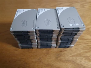 52 x 2,5 Zoll 240GB Intel SSD Festplatten -DEFEKT!!! - Bild 1 von 2