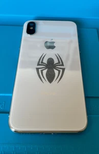 iPhone X Gehäuse Rahmen Backcover Silber Vormontiert "Spiderman Edition" Unikat - Bild 1 von 7