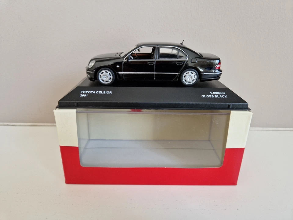 Kyosho J-Collection 1/43 Toyota Celsior - negro brillante - 2001 - JC05061BK - Imagen 1 de 4