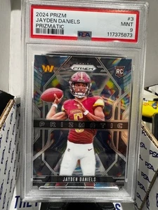 2024 Panini Prizm Prizmatic Jayden Daniels #3 Rookie PSA 9 Mint - Bild 1 von 2