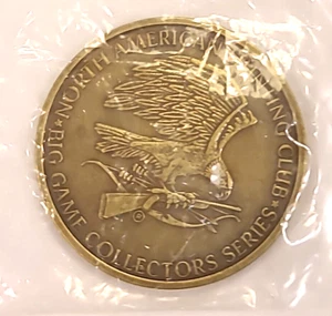 North American Hunting Club Game Collectors Series 01 Whitetail Deer Coin Sealed - Picture 1 of 22