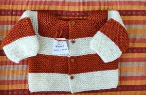 Chaqueta / jersey de bebé 6-12 meses. Hecho a mano. - Imagen 1 de 1