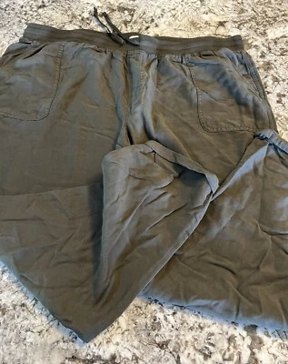 20W Maurices Womens Pants Green Elastic Waist Tapered Leg Casual Pant Plus Size - Image 1 of 4