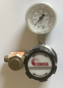 Concoa 324501-000 Gas Regulator, In: 3000psi Max, Out: 0-3000psi, WITH Gauge - Picture 1 of 4
