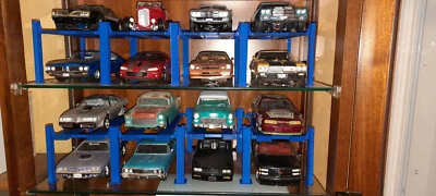 4 post model display car lift side by side 1:24 1:25 scale kit Diorama - Image 1 of 3