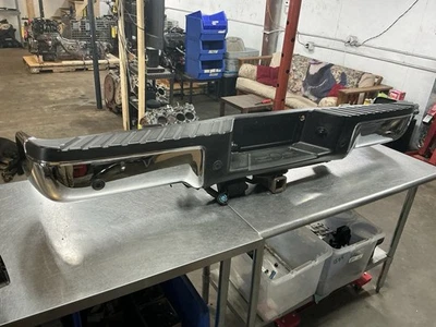 Parachoques trasero Ford F150 2009-2014 con sensores cromados completos #236 Foto 1 de 4