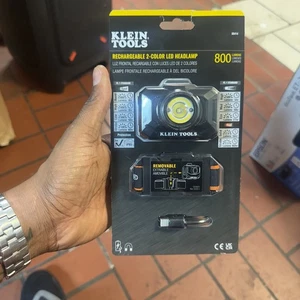 Klein 56414 Faro LED Recargable 2 Colores con Correa Ajustable - Imagen 1 de 2