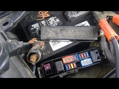 Caja de fusibles motor VQ37VHR compartimento motor sedán compatible con 09 Infiniti G37 126989 Foto 1 de 4