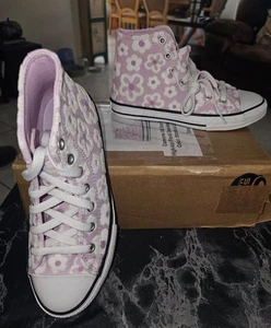 Converse Chuck Taylor All Star High Top Embroidered Floral Youth/Little Girl 3 - Picture 1 of 7