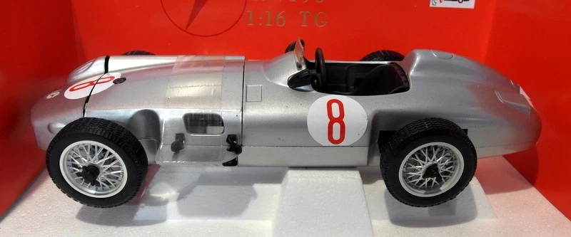 Polistil 1/16 Scale - 16670 Mercedes Benz RW 196 - Image 1 of 4