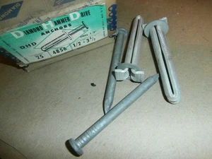 Vintage Box of 25 Diamond Brand Hammer Drive Anchors 1/2" x 3 1/2" - Picture 1 of 4