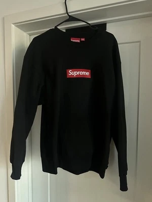 100% Authentic Supreme Crewneck Sweatshirt Red On Black Box Logo Size Large FW22 - Image 1 of 3